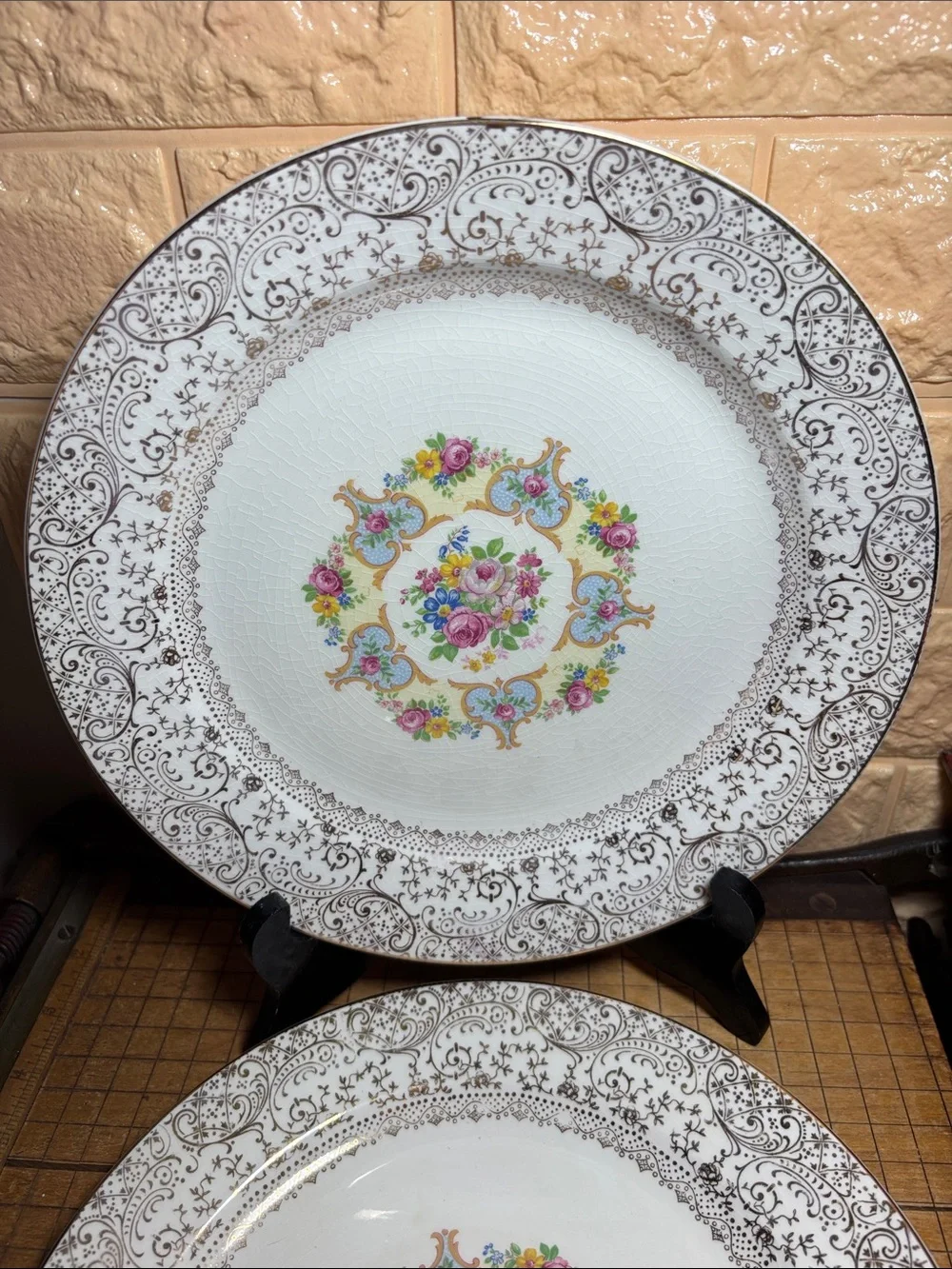 Pair Parisian Center Dinner Plates 10 1/8”D Made USA 22K Gold Pattern Rim Floral